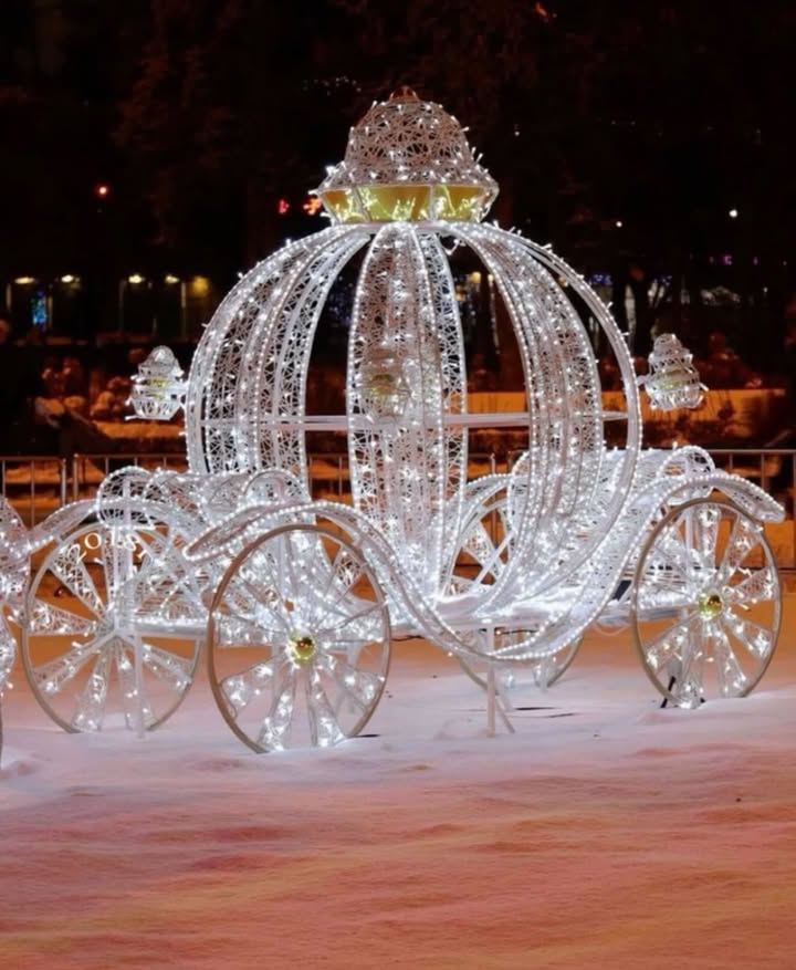 7.9ft Life size Height Fairy Princess Style Cinderella's Fantasy Pumpkin Carriage for Castle Decorating/ Halloween/ Baby Shower /Wedding Invitation Decor